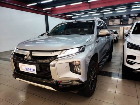 MITSUBISHI L200 TRITON 2.4 16V TURBO DIESEL SPORT HPE-S CD 4P 4X4 AUTOMÁTICO